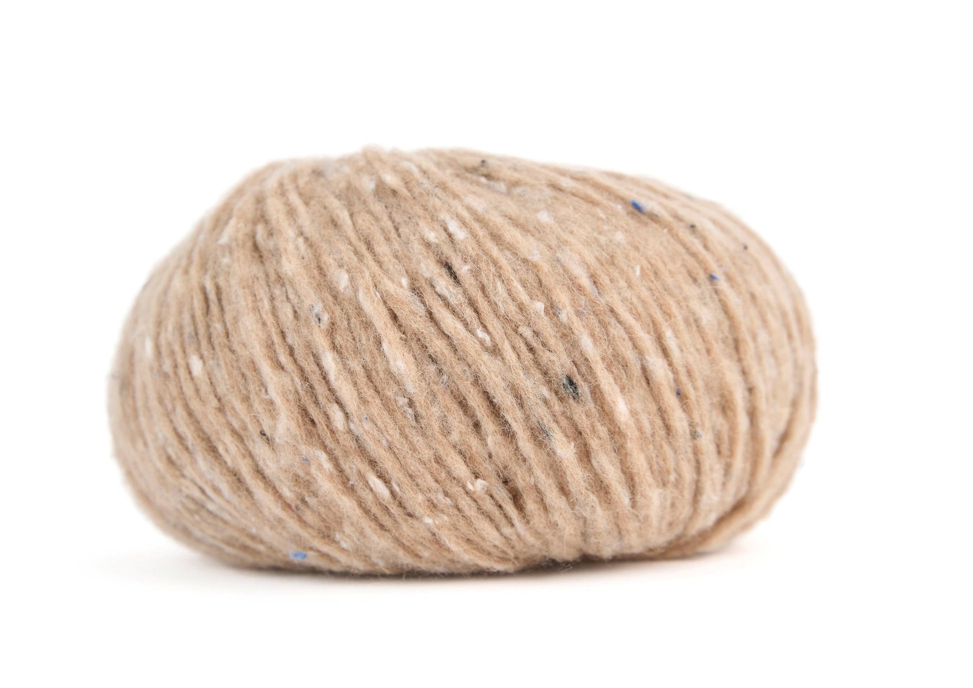 ROWAN FELTED TWEED SOFT Premium Wolle mit rustikalem Tweed-Look, leichtes und wärmendes Garn für hochwertige Strickprojekte, Pullover und Cardigans, FARBE: Camel 10011