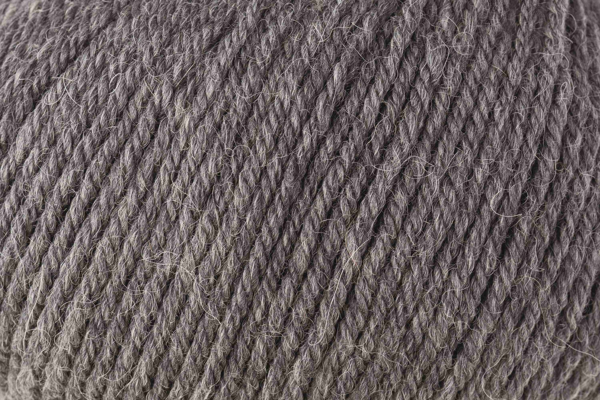 ROWAN ALPACA SOFT DK Wolle zum Stricken aus extrafeiner Merinowolle und Baby Alpaka für Schals, Mützen, Tücher und warme Accessoires, FARBE:
Charcoal 211