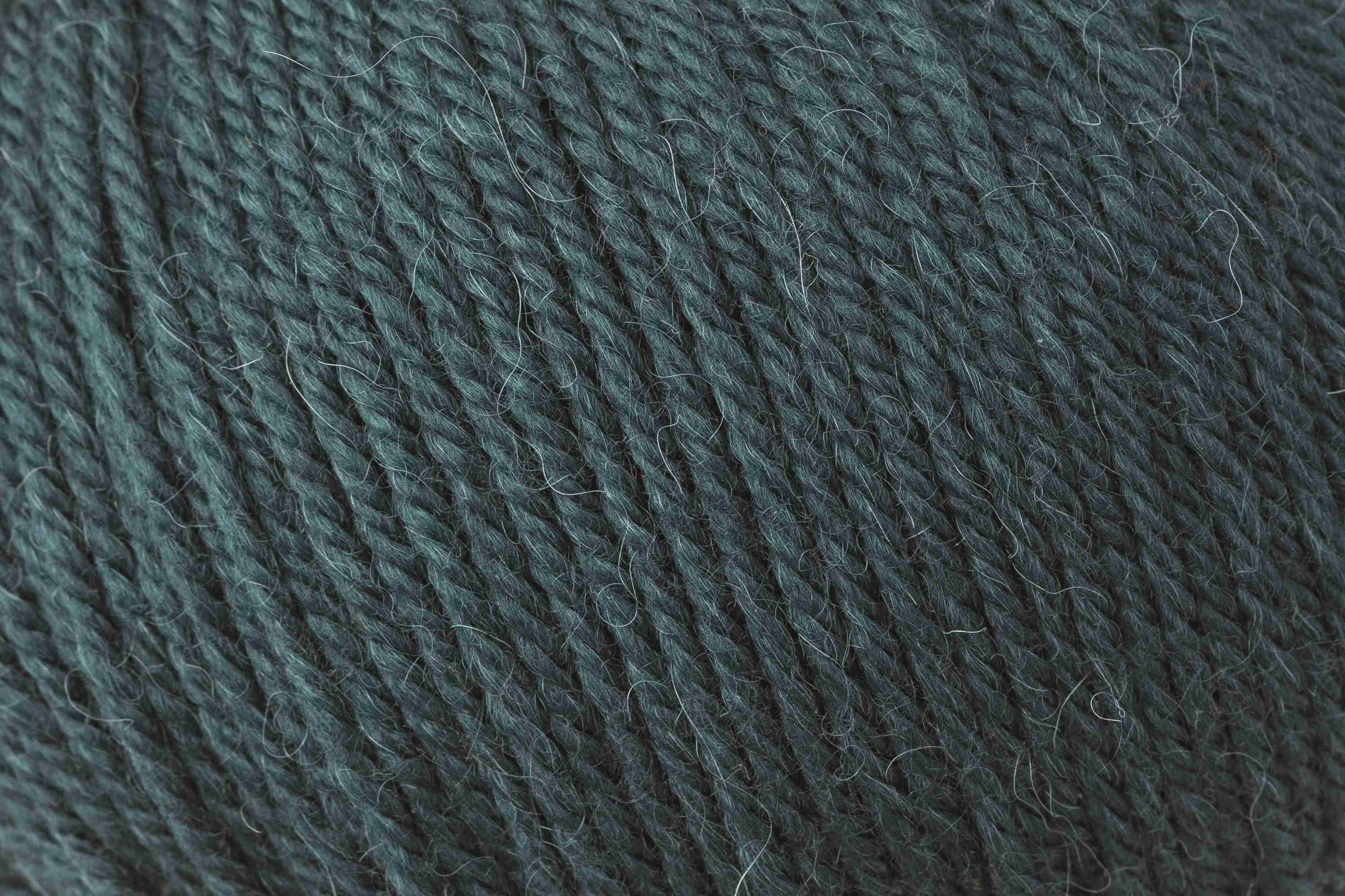 ROWAN ALPACA SOFT DK Strickgarn mit 125 m pro 50 g aus extrafeiner Merinowolle und Baby Alpaka für feine und warme Strickmode, FARBE:
Hunter Green 214