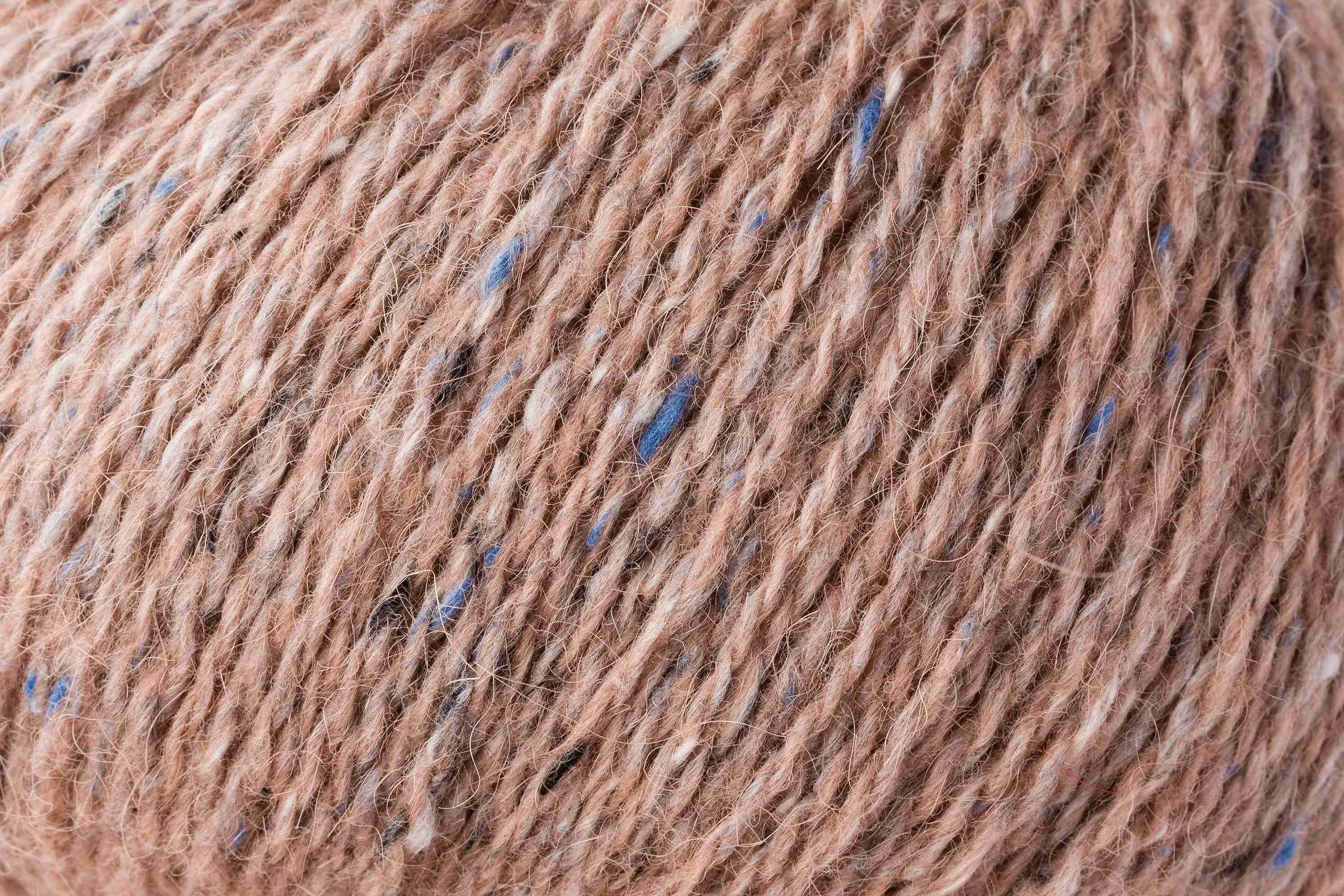 Hochwertiges Wollgarn ROWAN Felted Tweed 175 m für Stricknadeln 3,75 bis 4 mm, ideal für leichte Pullover, Cardigans und Schals, FARBE:
Camel 157