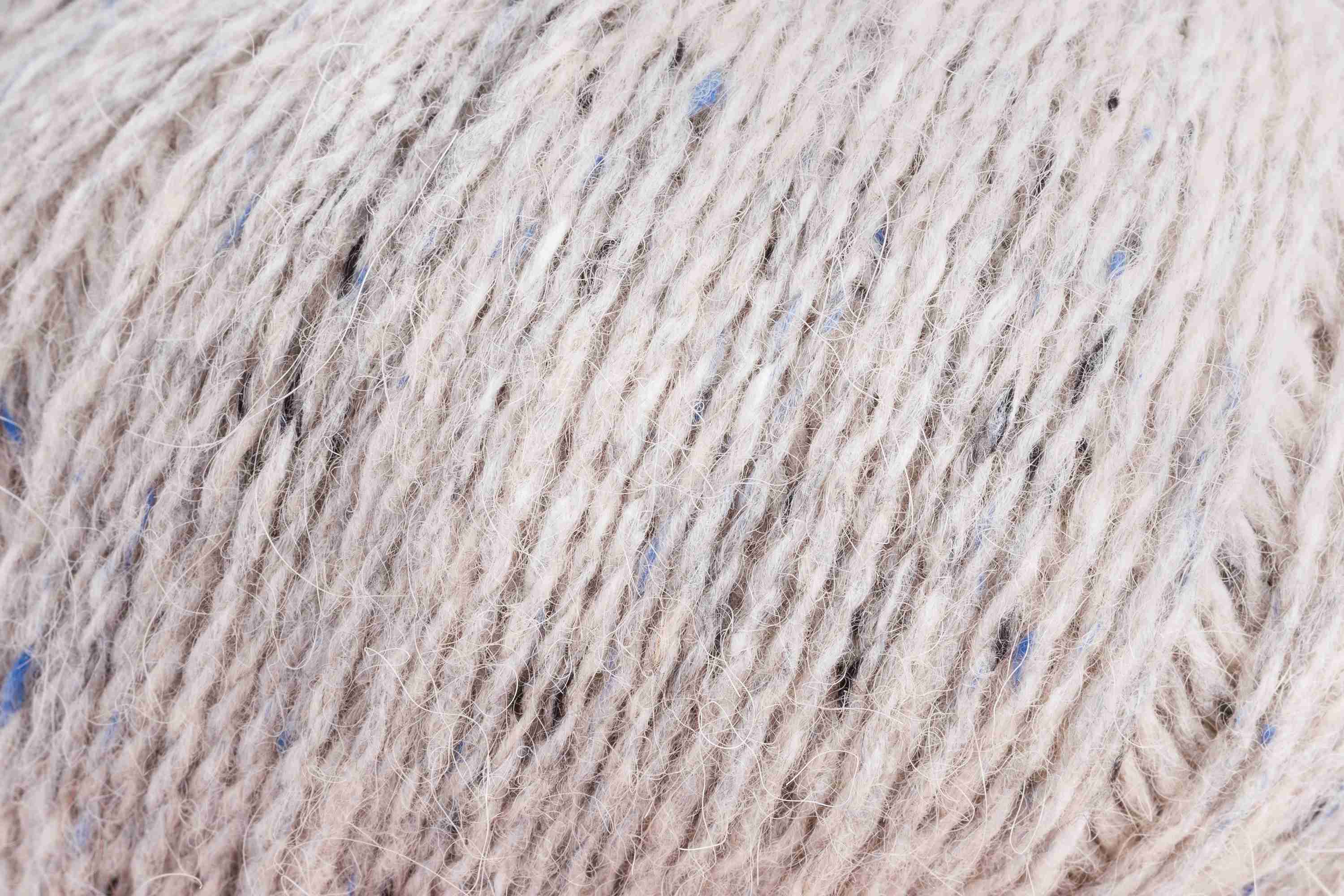 ROWAN Felted Tweed Wolle zum Stricken mit Merino, Alpaka und Viskose, leichtes DK Garn für Fair-Isle-Muster und gemütliche Strickmode, FARBE:
Clay 177