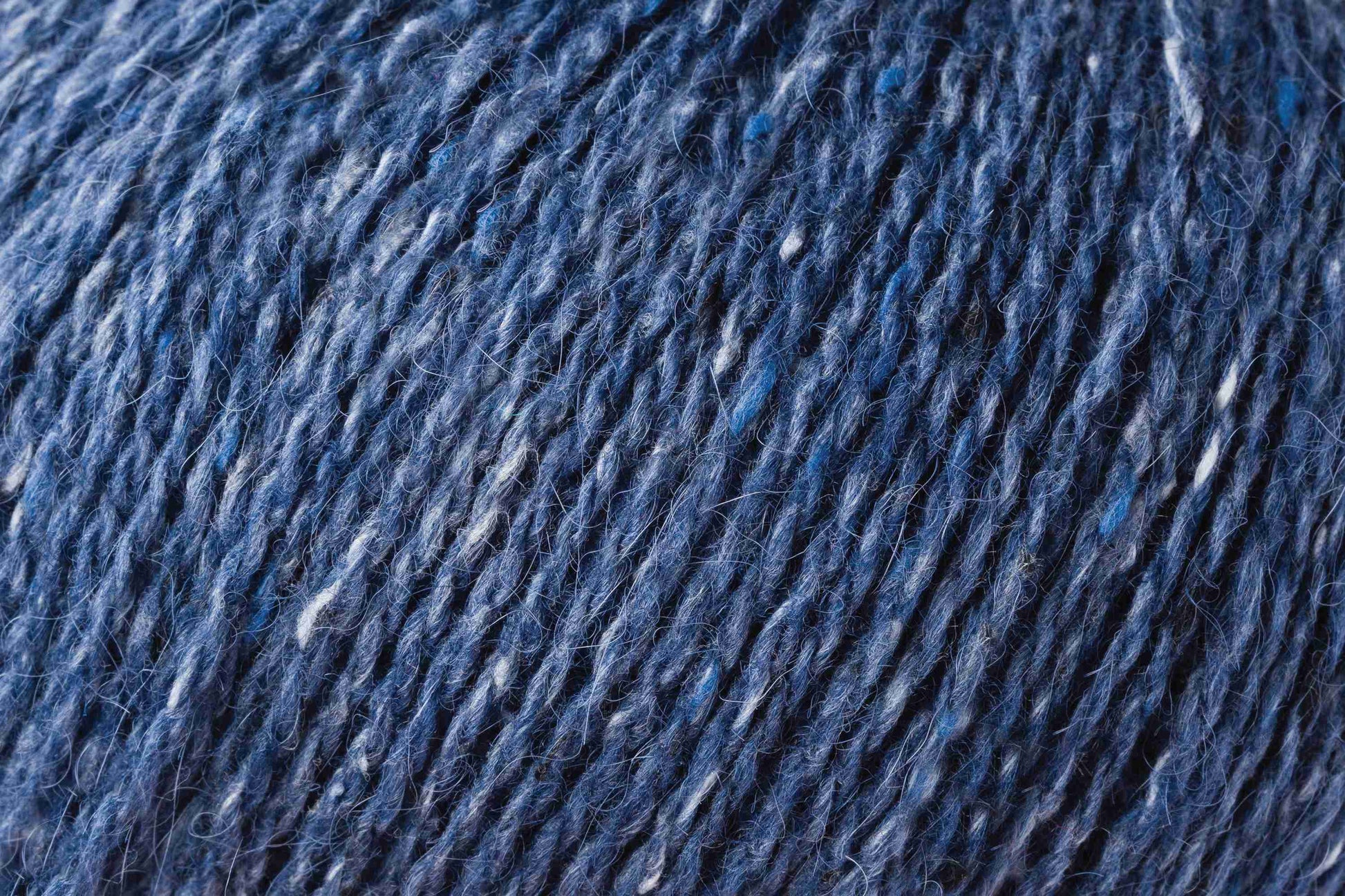 Weiches Garn zum Stricken von ROWAN mit Merinowolle, Alpaka und Viskose für leichte Pullover, Schals und hochwertige Strickmode, FARBE:
Seaselter 178