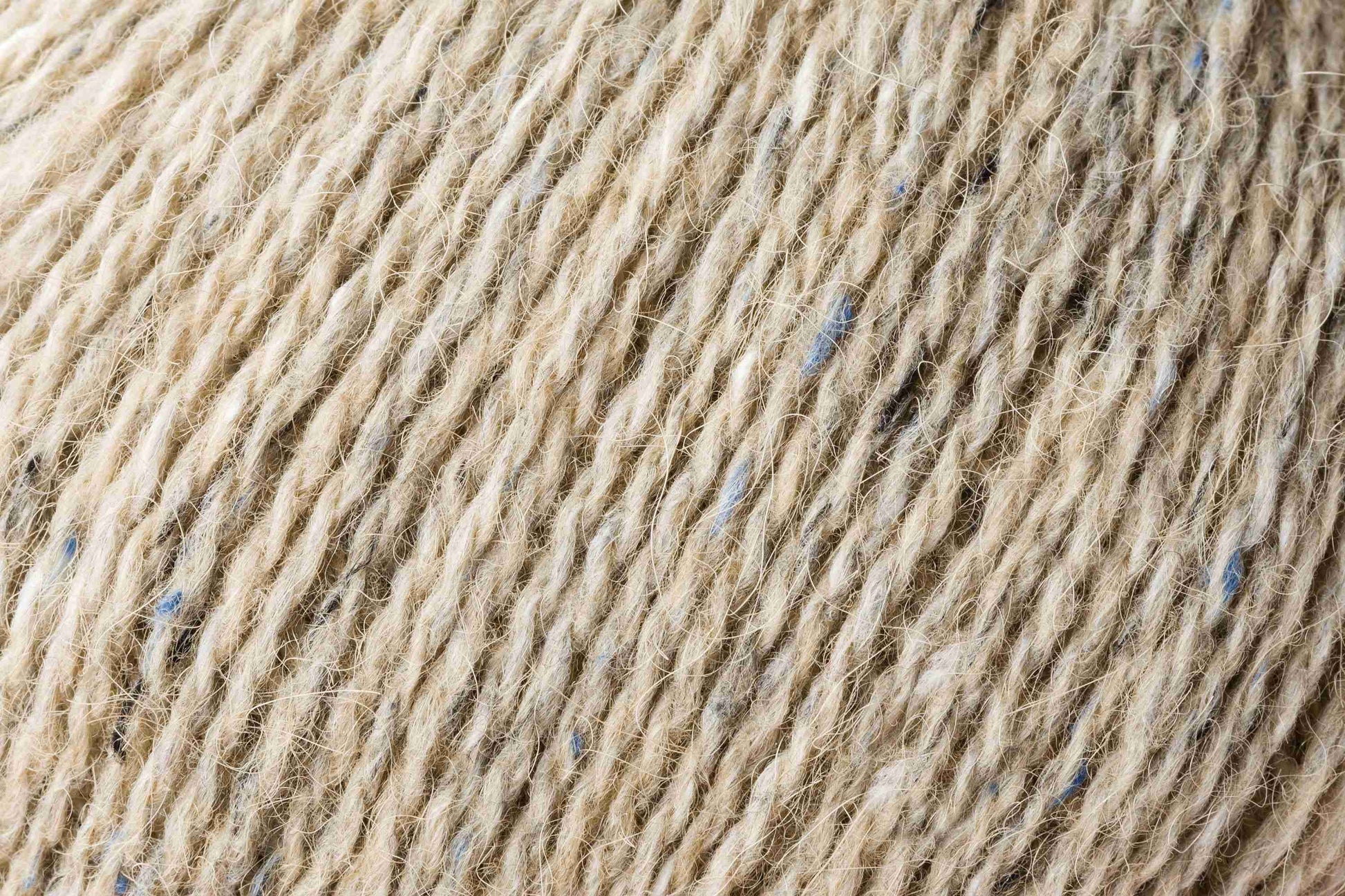 Leichtes ROWAN Felted Tweed Garn mit weichem Griff und Tweed-Struktur, hochwertige Wolle für Damenmode, Accessoires und Handstricken, FARBE:
Stone 190