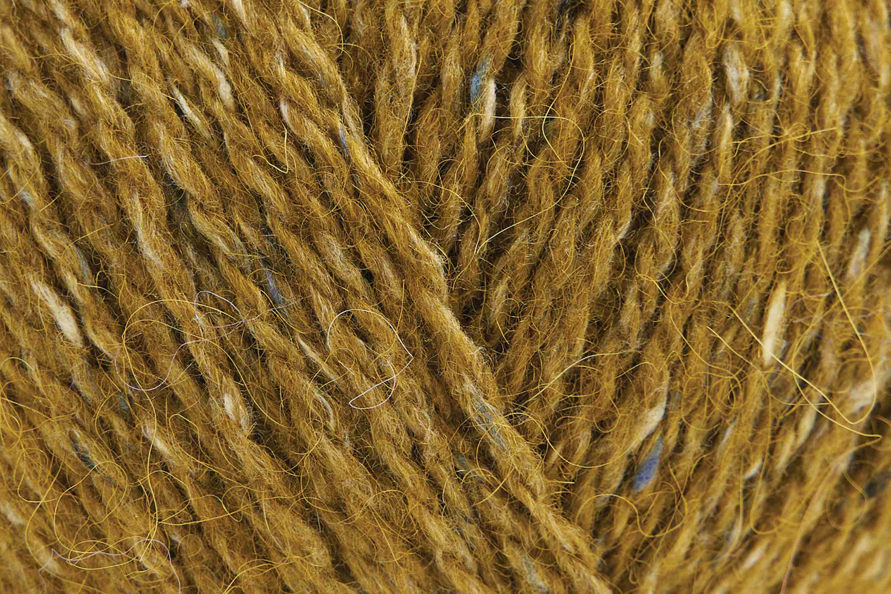 Tweed Wolle zum Stricken von ROWAN für Damenmode, leichte Pullover, Strickjacken und kreative Fair-Isle-Designs, FARBE:
French Mustard 216