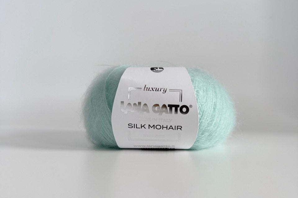 Lana Gatto Silk Mohair 30793 - Weiches Luxus Strickgarn aus Super Kid Mohair und Seide. Ideal für luftige Spitzen- und Strickprojekte.