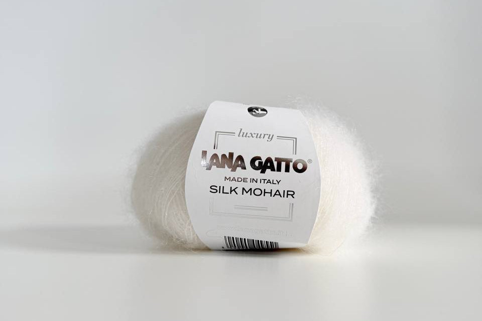 Lana Gatto Silk Mohair 6027 - Weiches Luxus Strickgarn aus Super Kid Mohair und Seide. Ideal für luftige Spitzen- und Strickprojekte.