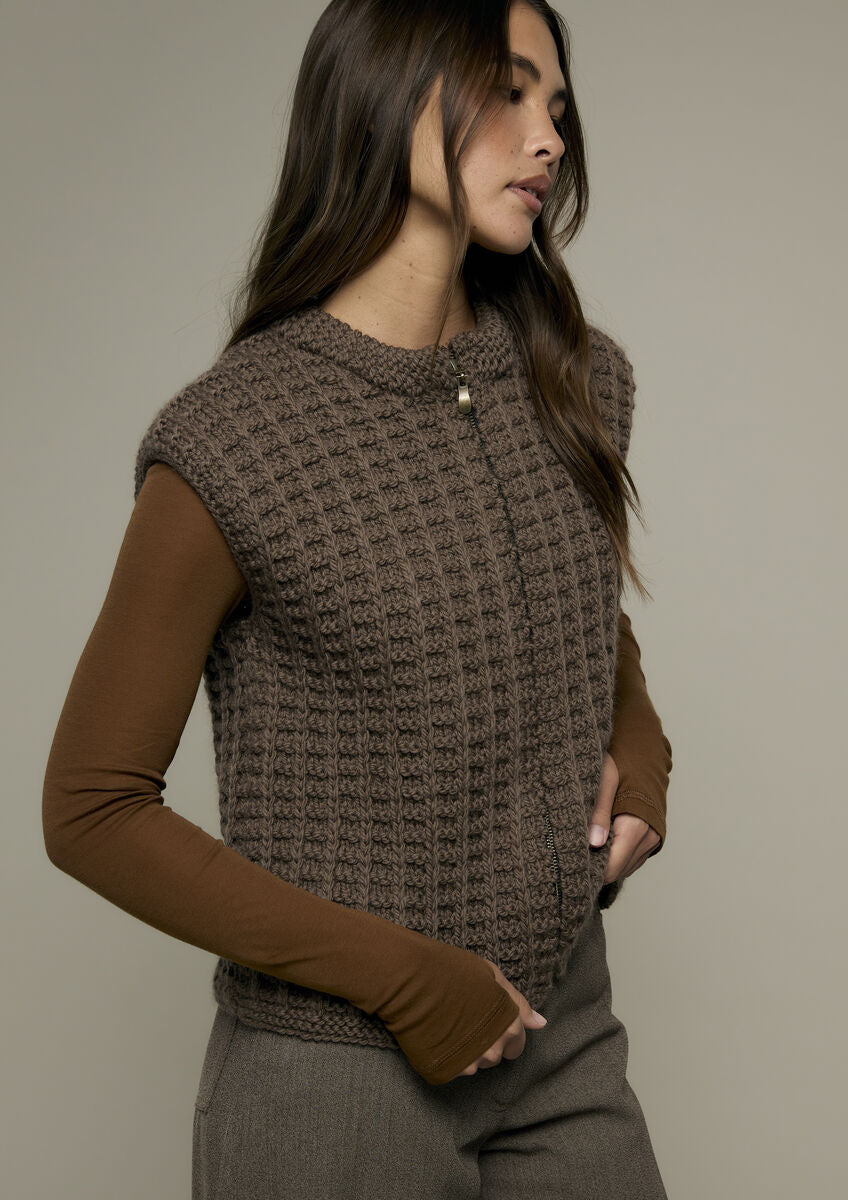 ARLO GILET | MODE at ROWAN | CHUNKY WOOL