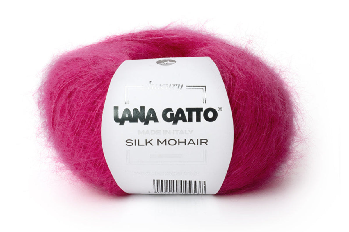 Luxuriöses Mohair-Strickgarn Lana Gatto Silk Mohair für Stricken und Häkeln von exklusiver Damenmode und Winteraccessoires