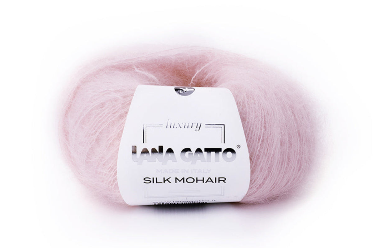 Lana Gatto Silk Mohair aus Super Kid Mohair und Seide für warme, leichte und elegante Strickmode mit weichem Flor
