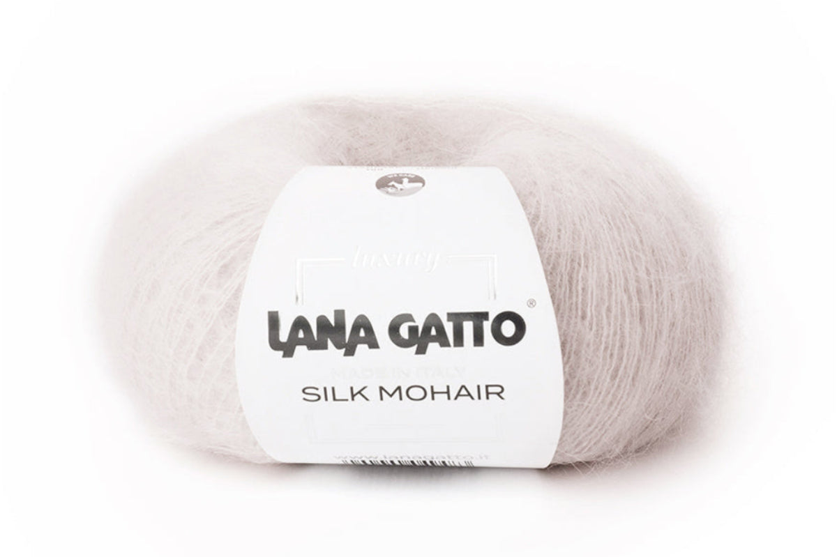 Hochwertiges Mohair-Seide-Garn Lana Gatto Silk Mohair für Stricken und Häkeln von Damenmode, Wintermode, Accessoires und luxuriöser Handmade Fashion