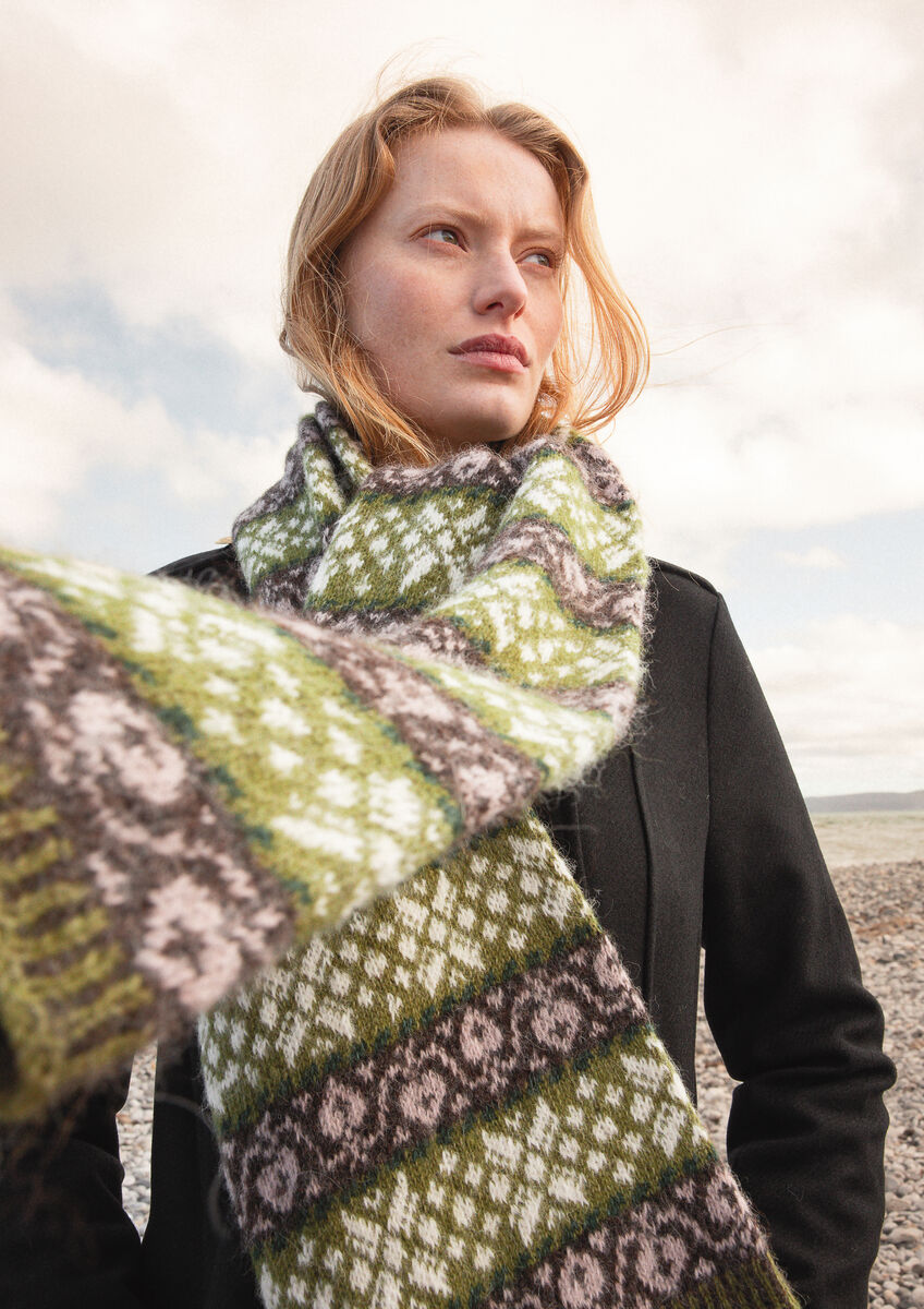 ROWAN Magazine 78 | Emerge | Strickmagazin
