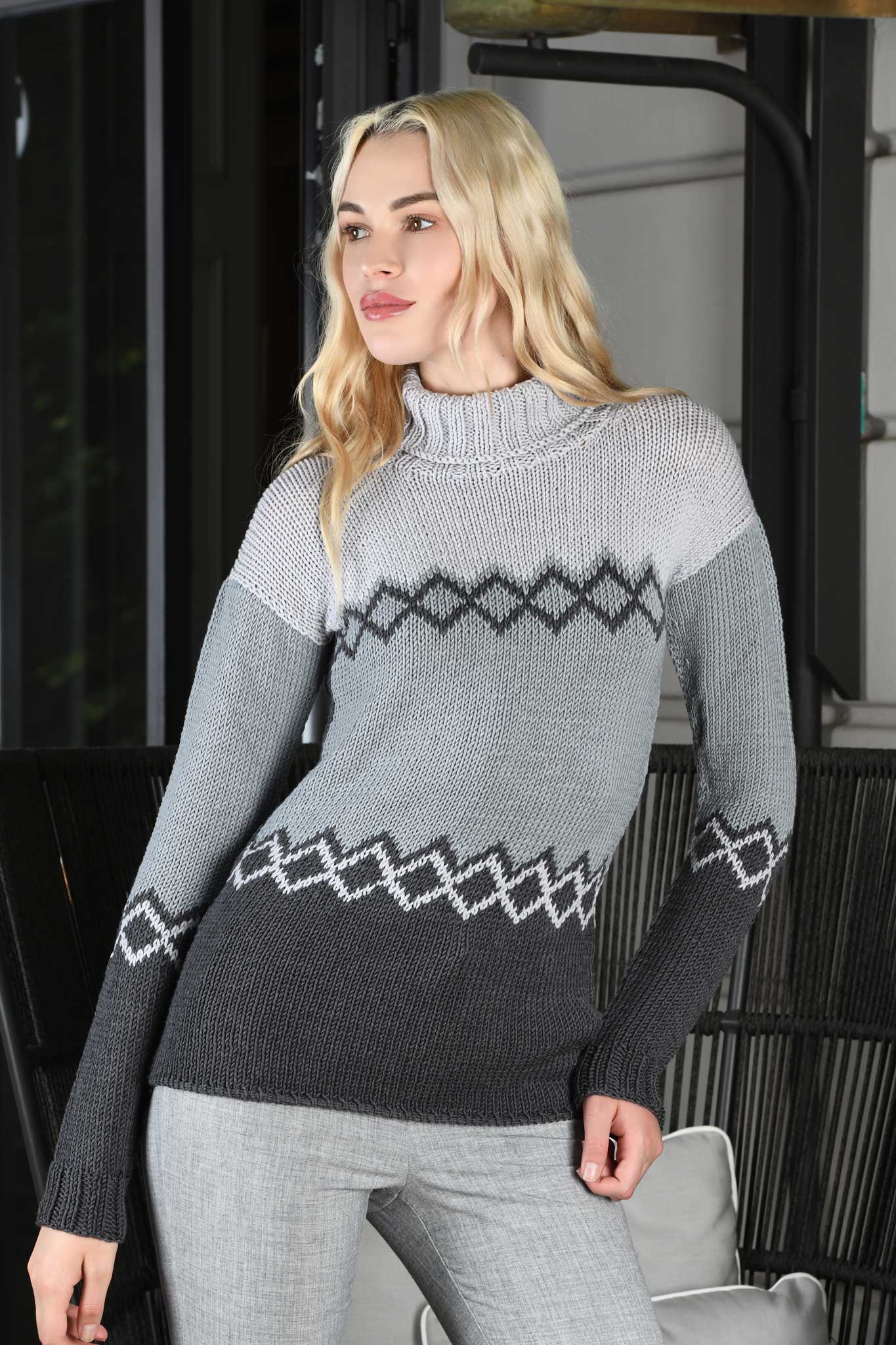 Damen Norwegerpullover aus Lana Gatto Super Soft, Premium-Garn aus 100% Extrafine Merino Wool, hochwertiges italienisches Strickgarn für Winterpullover, Damenmode, Norwegermuster, Strickbekleidung, Wintermode, Handmade Fashion und Designer-Strickprojekte, Made in Italy