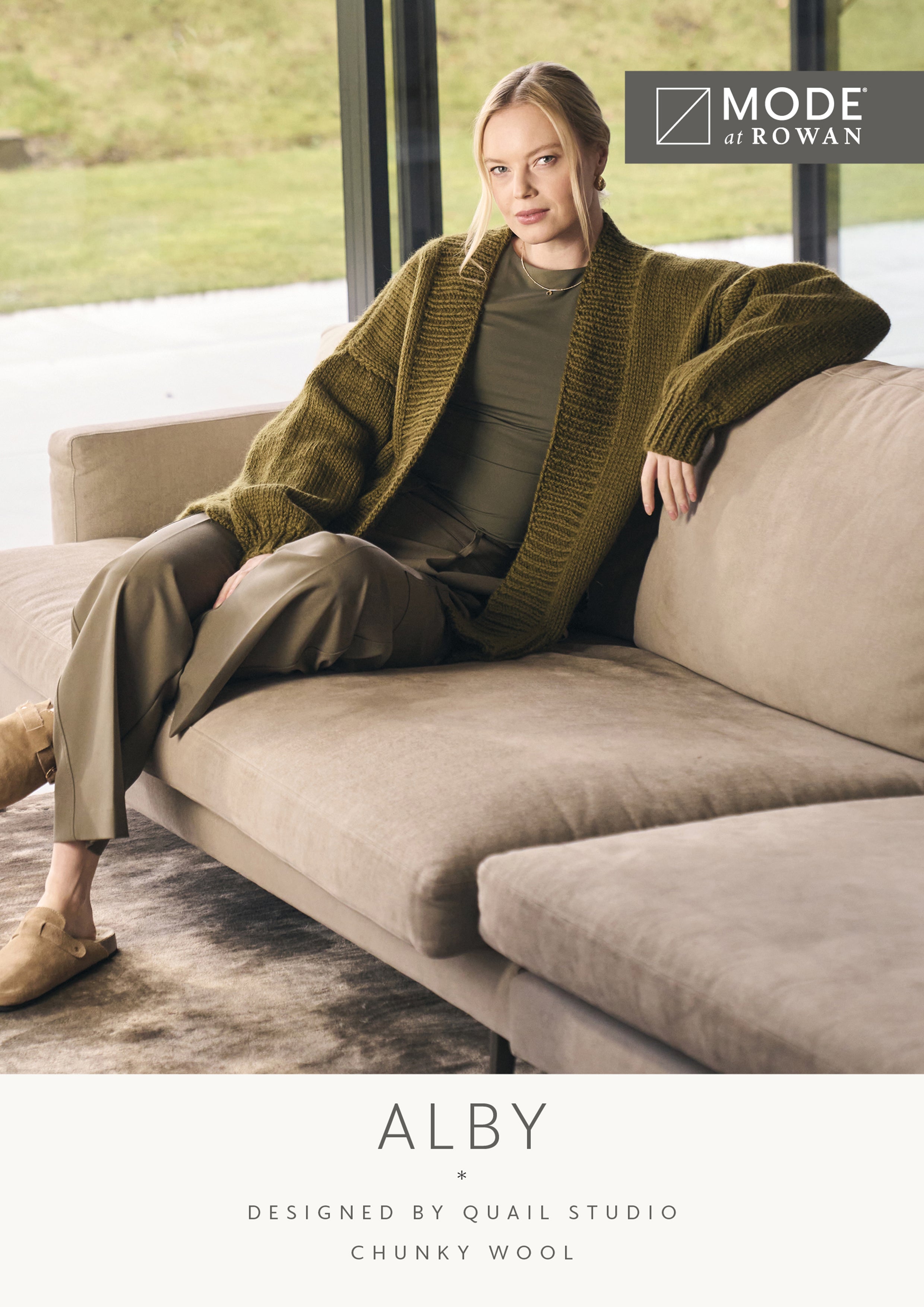 MODE at ROWAN Alby Strickanleitung für grobe Damen Strickjacke aus Chunky Wool, oversized Cardigan mit überschnittenen Schultern zum Selberstricken