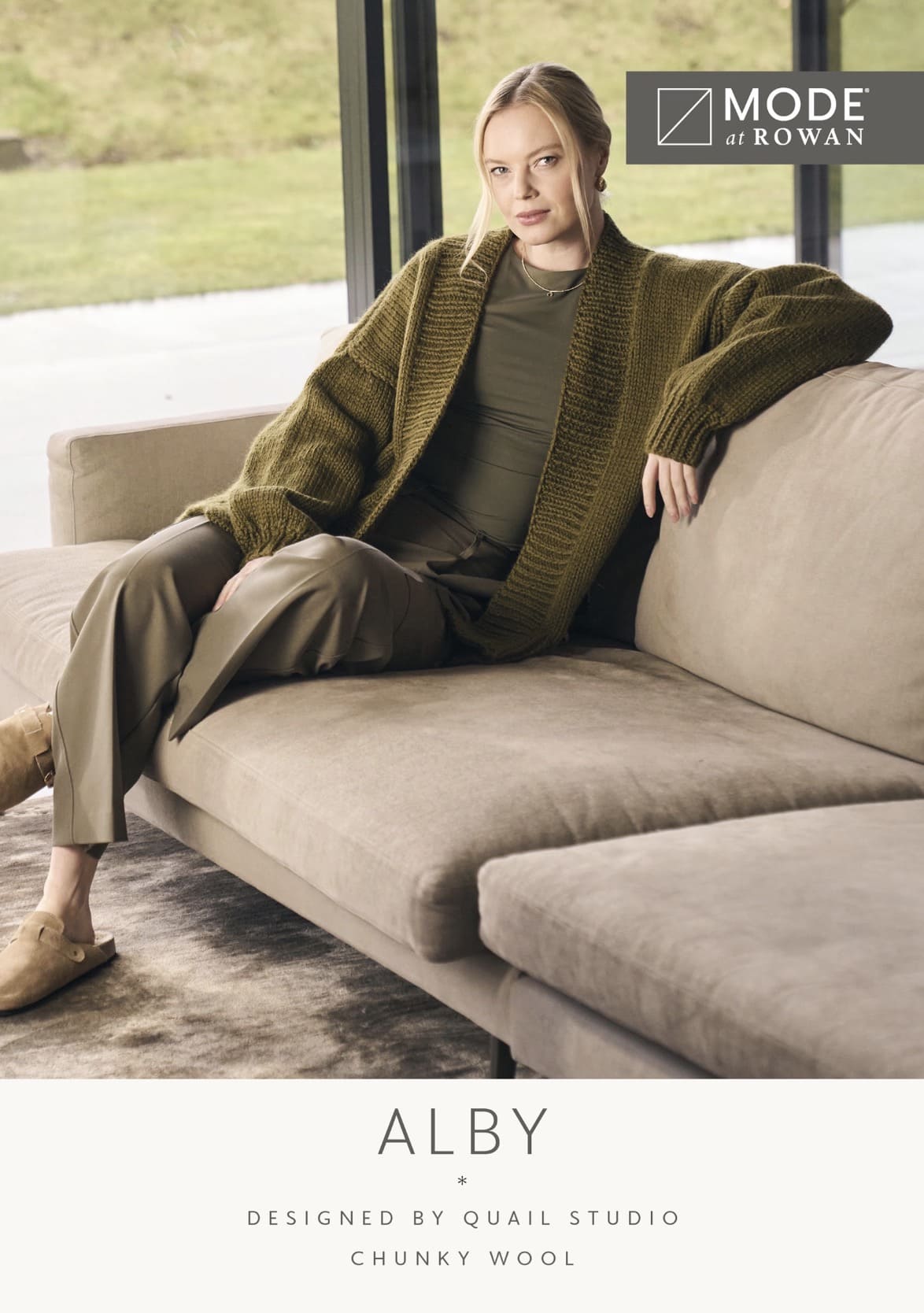 MODE at ROWAN Alby Strickanleitung für grobe Damen Strickjacke aus Chunky Wool, oversized Cardigan mit überschnittenen Schultern zum Selberstricken