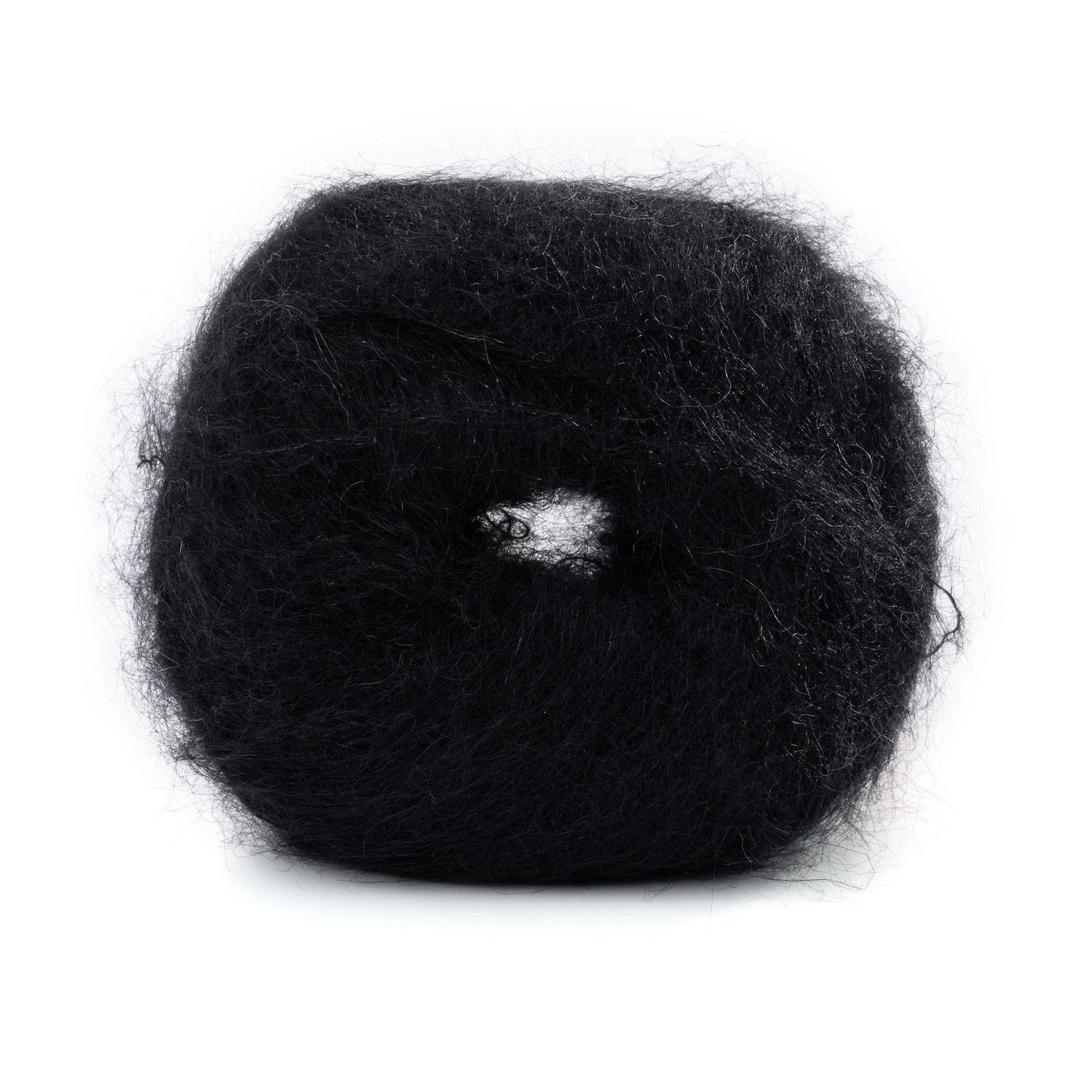Lana Gatto Mohair Royal in Schwarz 5000. Klassisches Garn für elegante Abendmode und Accessoires. 80% Kid Mohair 20% Nylon. Made in Italy. Flauschig und leicht