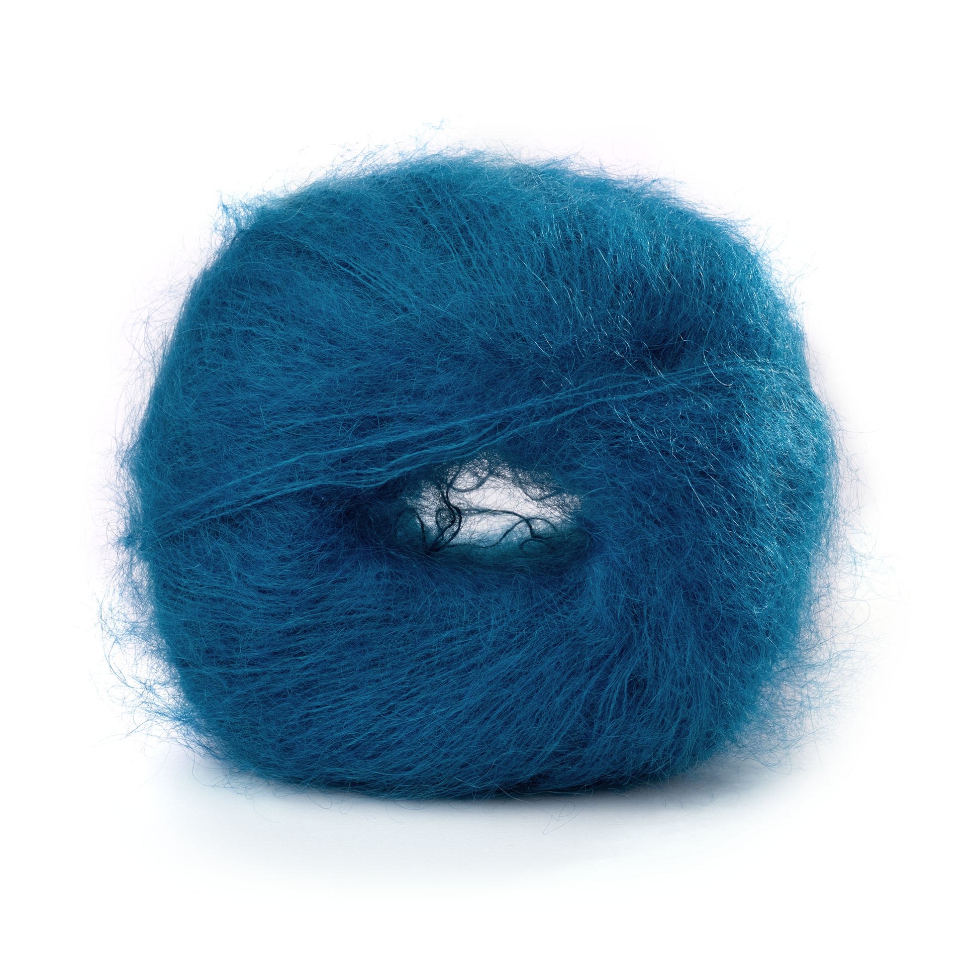 Lana Gatto Mohair Royal Marine Blau 7263. Elegantes Premiumgarn aus Italien. Stricken Sie luxuriöse Stolas und Schals. Flauschige Faser mit Glanz