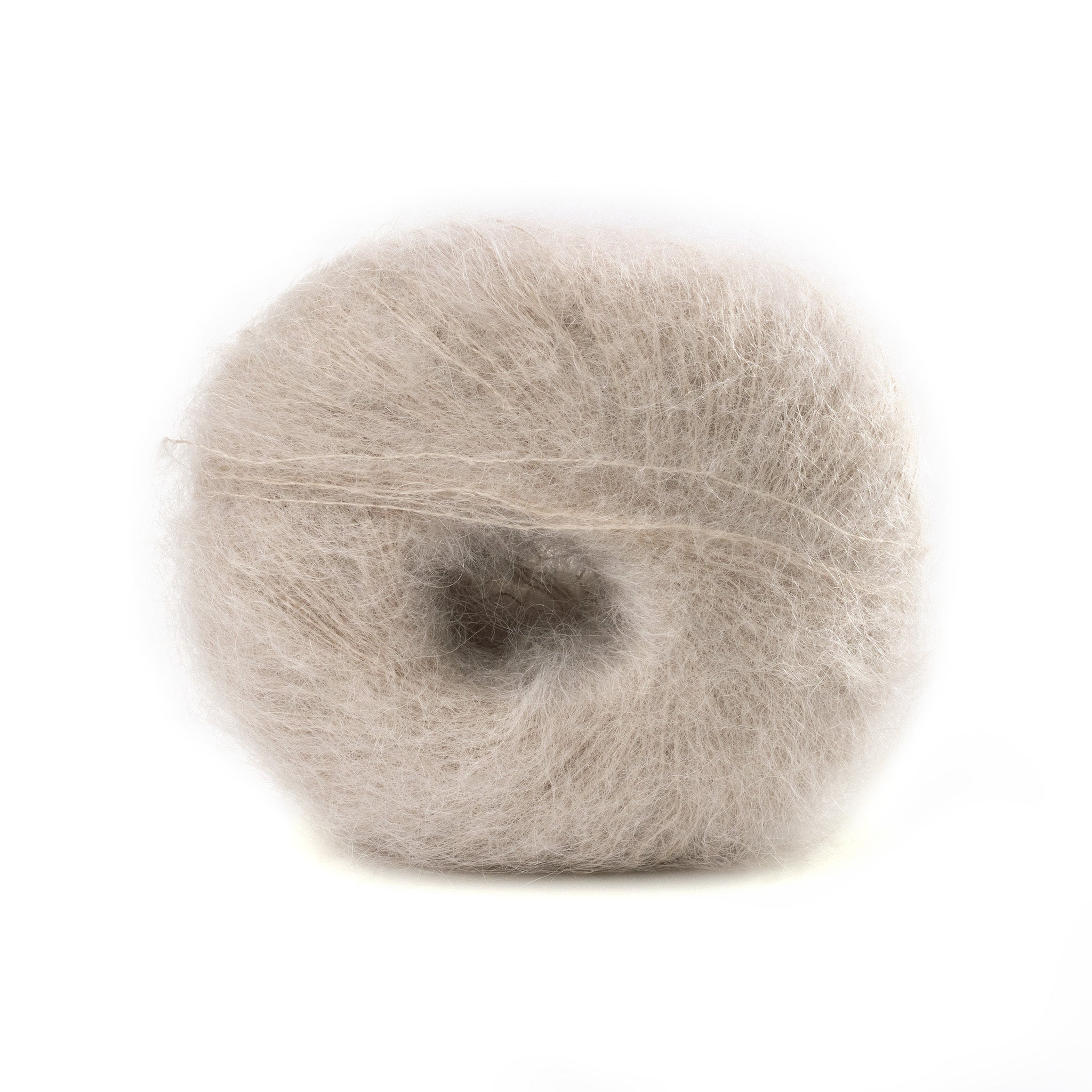Flauschiges Lana Gatto Mohair Royal in zartem Beige 9372. Hochwertiges Kid Mohair Garn aus Italien. Ideal für Tücher stricken. Pflegeleicht und atmungsaktiv