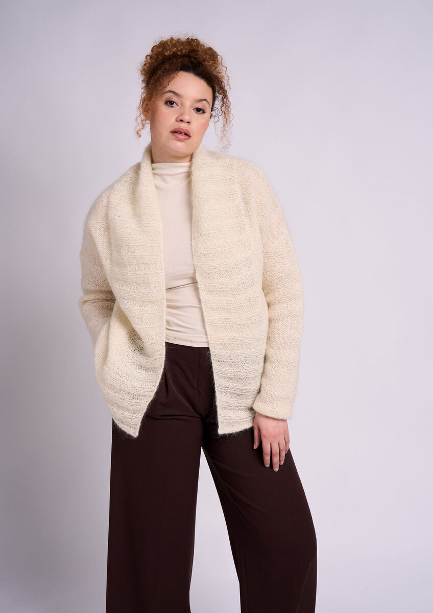 Amalfi Strickanleitung von MODE at ROWAN für einen eleganten Cardigan aus Mohair Soft, von oben nach unten gestrickt