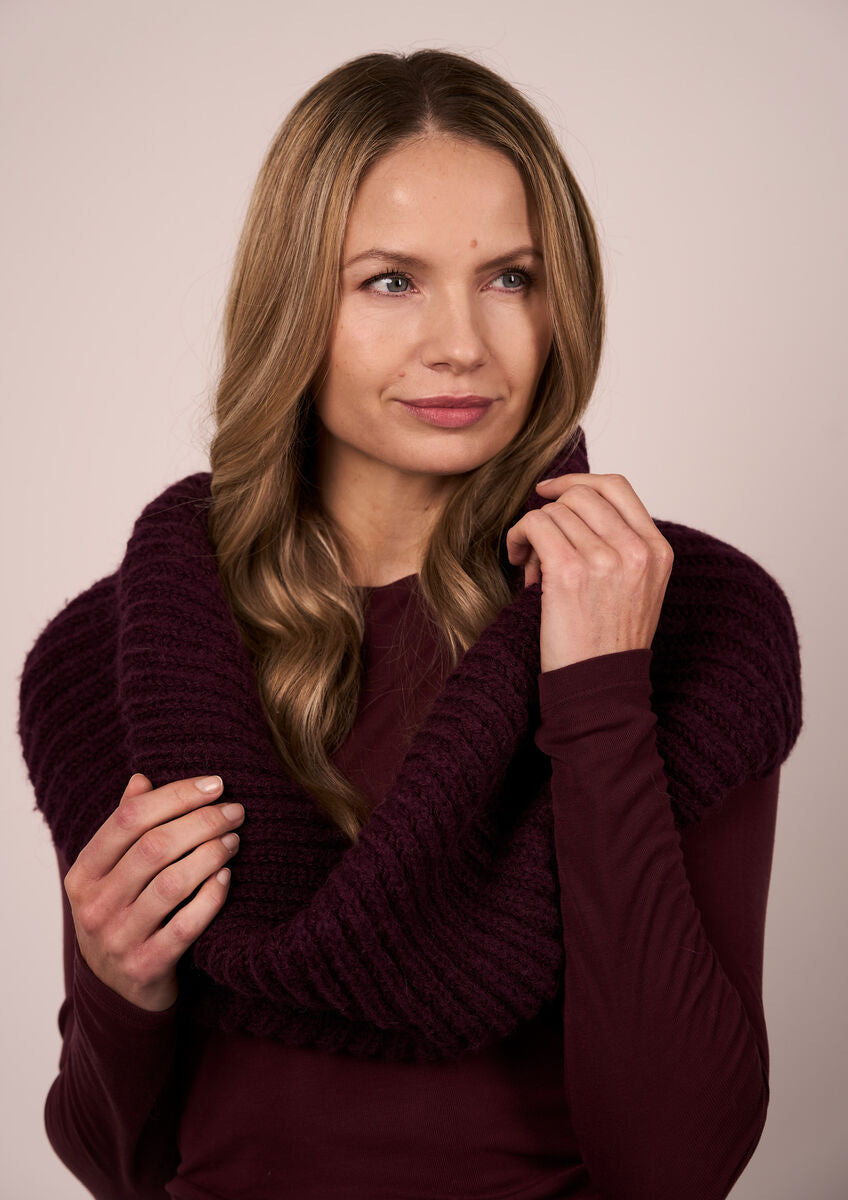 Cassia Damen Strickanleitung von MODE at ROWAN für Strickmütze und Halssocke aus Alpaca Wool und Alpaca Haze