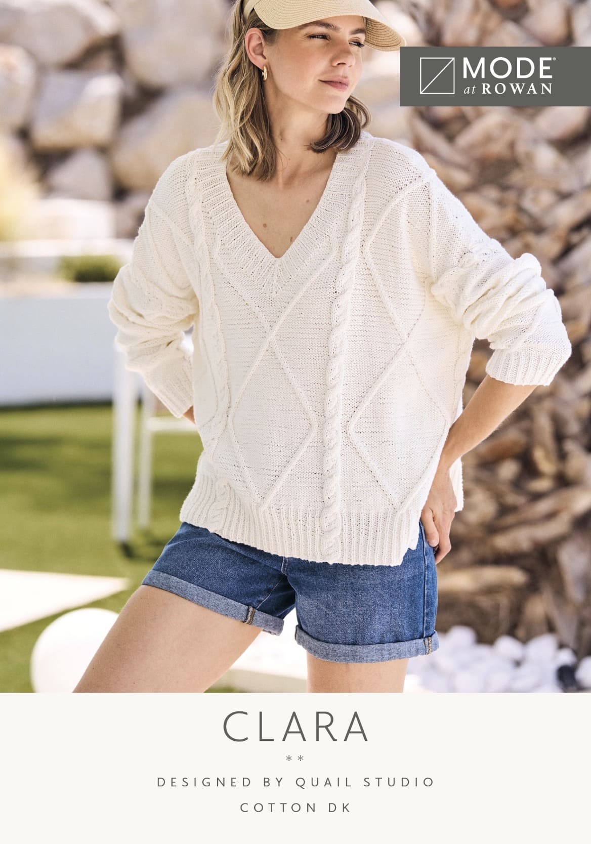 MODE at ROWAN Clara Strickanleitung für einen Damenpullover aus Cotton DK mit tiefem V-Ausschnitt und geometrischem Rautenmuster