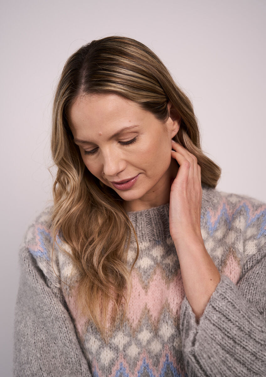 MODE at ROWAN Cullen Strickanleitung für einen mehrfarbigen Damen Strickpullover mit nordischem Fair-Isle-Muster