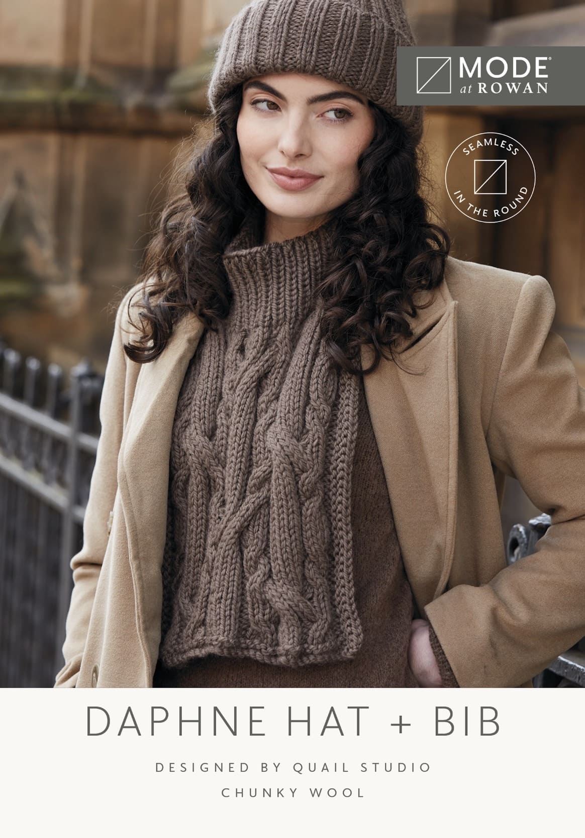MODE at ROWAN Daphne Strickanleitung für Damen Mütze und passendes Lätzchen aus Chunky Wool mit Rippen- und Zopfmuster