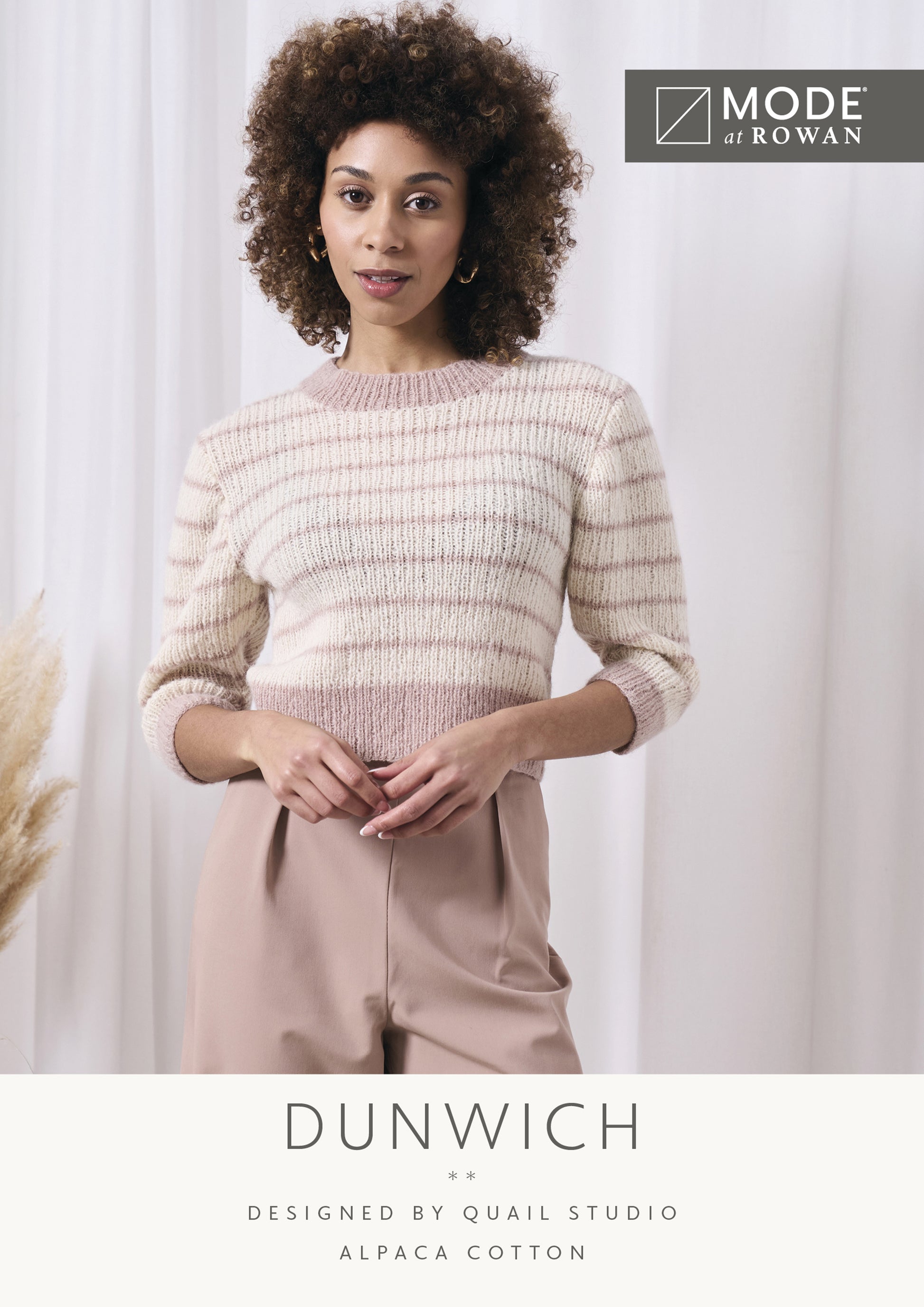 MODE at ROWAN Dunwich Strickanleitung für einen taillierten Damenpullover aus Alpaca Cotton mit 3/4-Ärmeln und Rippenmuster
