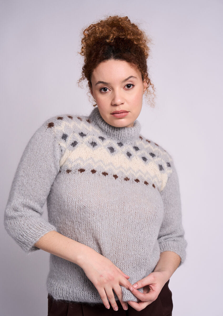 Florence Strickanleitung von MODE at ROWAN für einen weichen Mohair Pullover mit dreifarbigem Fair-Isle-Detail auf der Vorderseite