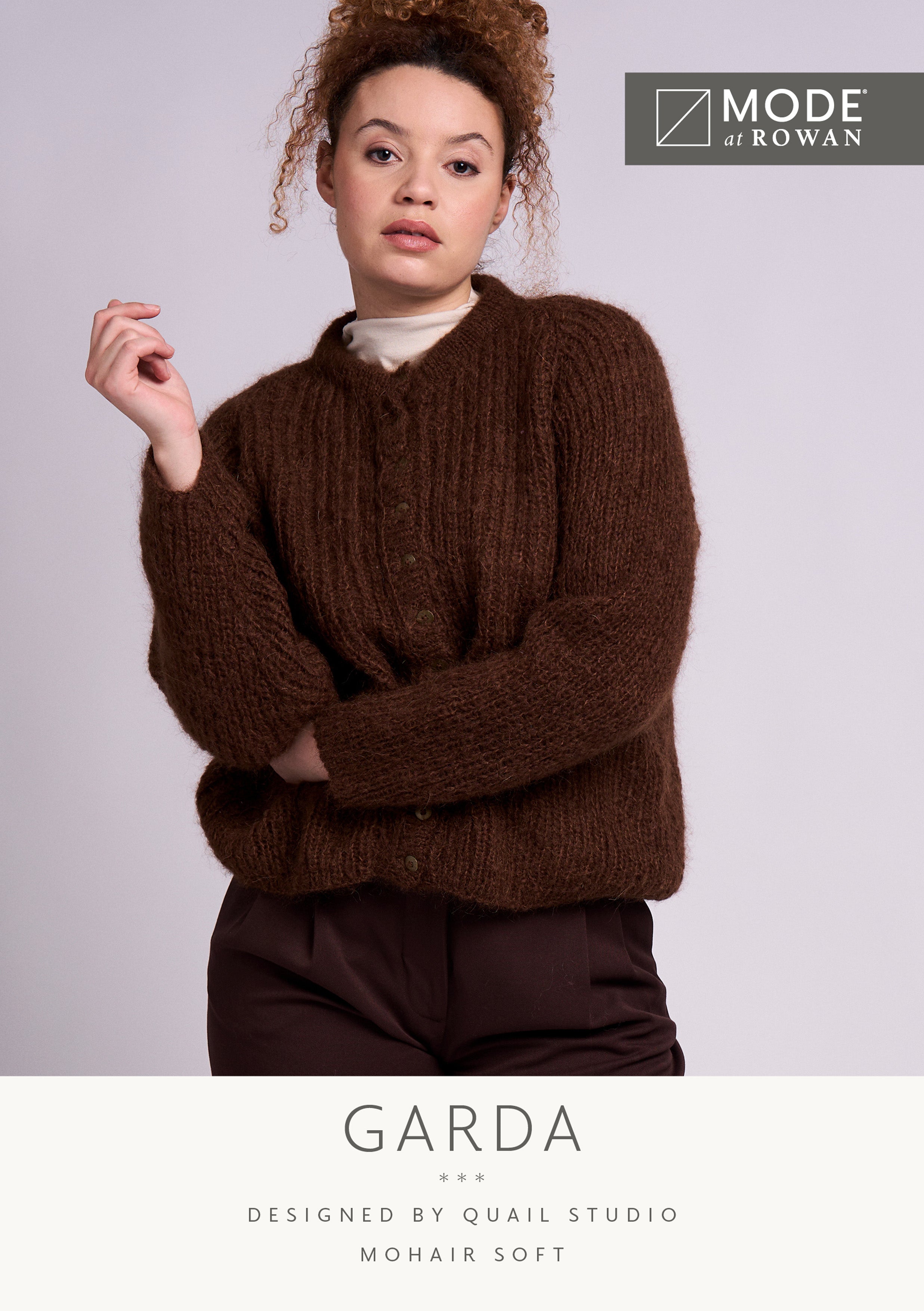 MODE at ROWAN Garda Strickanleitung für einen Damen Cardigan aus Mohair Soft mit Rippenmuster, Rundhalsausschnitt und Knopfleiste