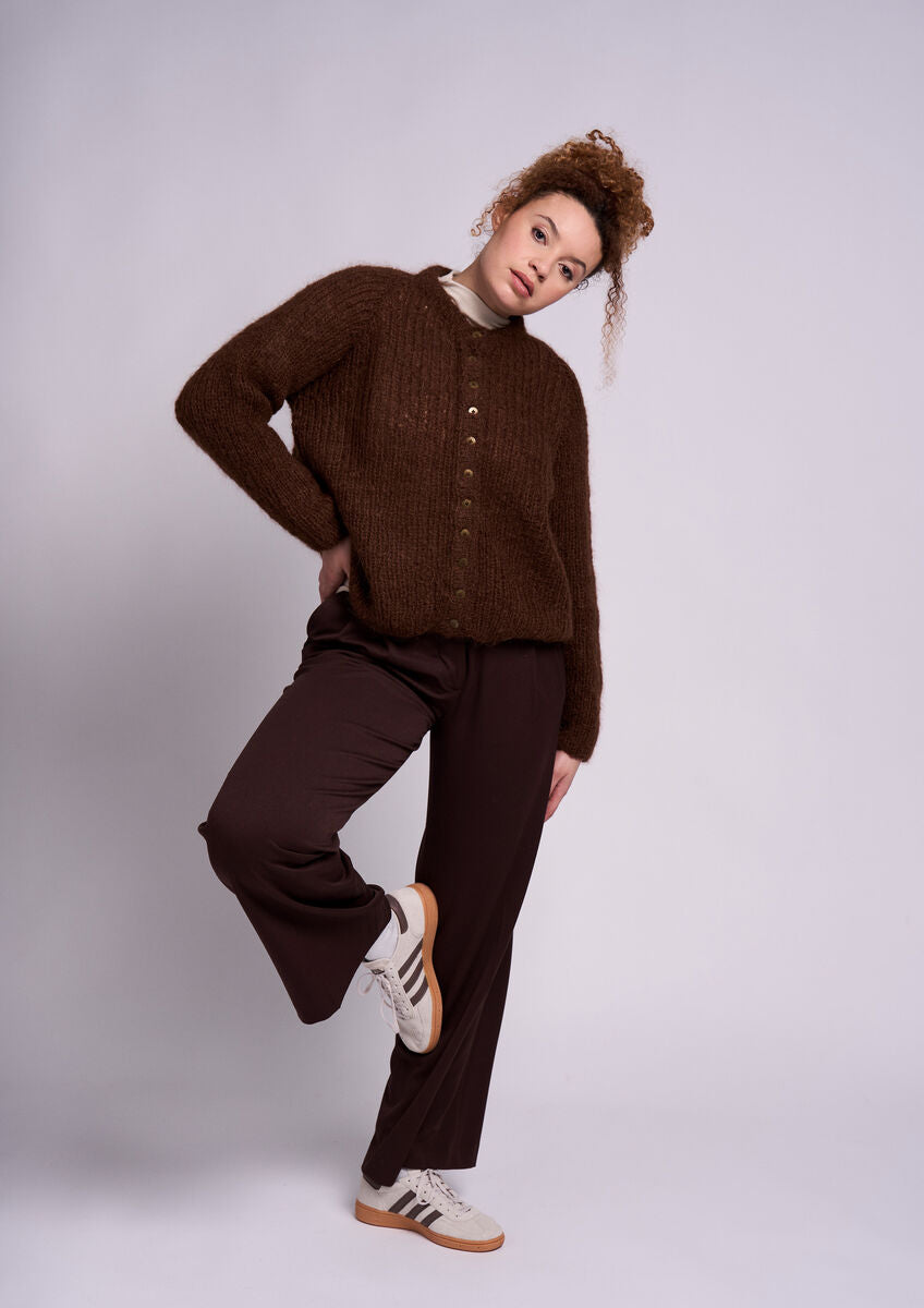 MODE at ROWAN Garda Strickanleitung für einen luxuriösen Mohair Cardigan mit Knöpfen, Raglanform und weichem Glanz
