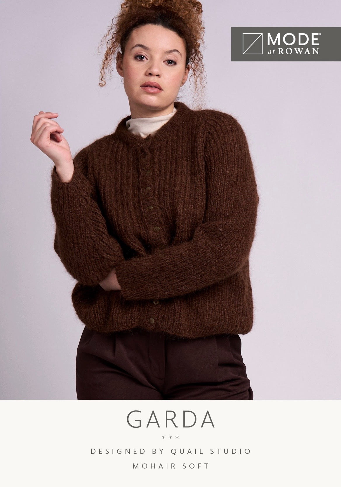 MODE at ROWAN Garda Strickanleitung für einen Damen Cardigan aus Mohair Soft mit Rippenmuster, Rundhalsausschnitt und Knopfleiste