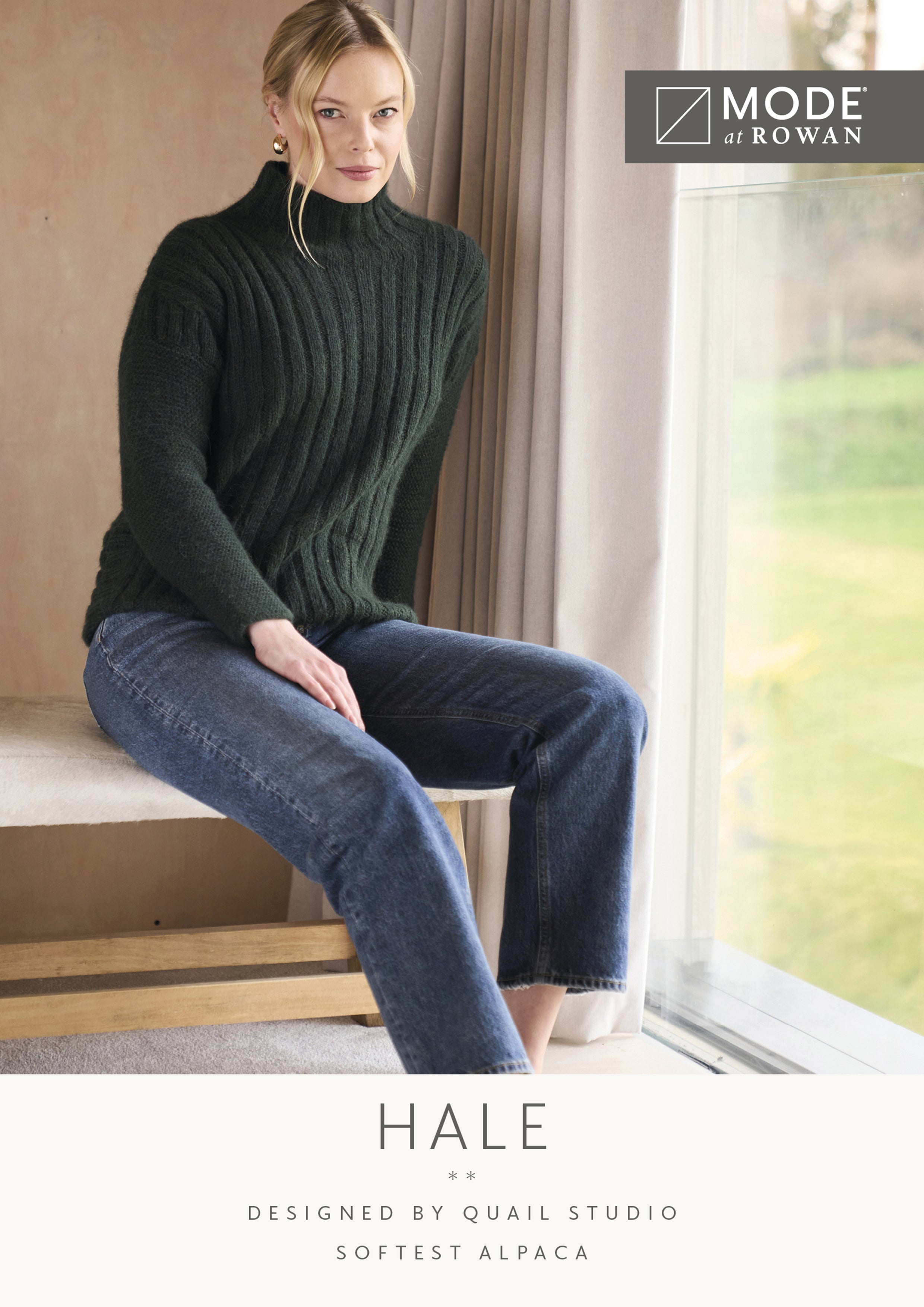 MODE at ROWAN Hale Strickanleitung für einen Damenpullover aus Softest Alpaca mit hohem Halsausschnitt und vertikalem Rippenmuster