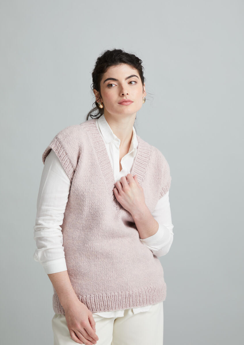 MODE at ROWAN Mirabelle Damen Strickanleitung für einen Top-down Pullunder aus Merino Soft und Alpaca Haze