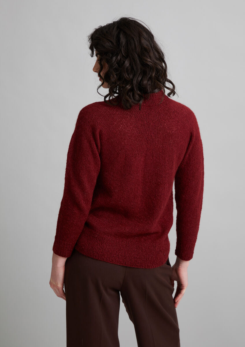 MODE at ROWAN Senna Strickanleitung für einen weichen Strickpullover aus Alpaca Cotton mit geripptem Saum und Ärmeln