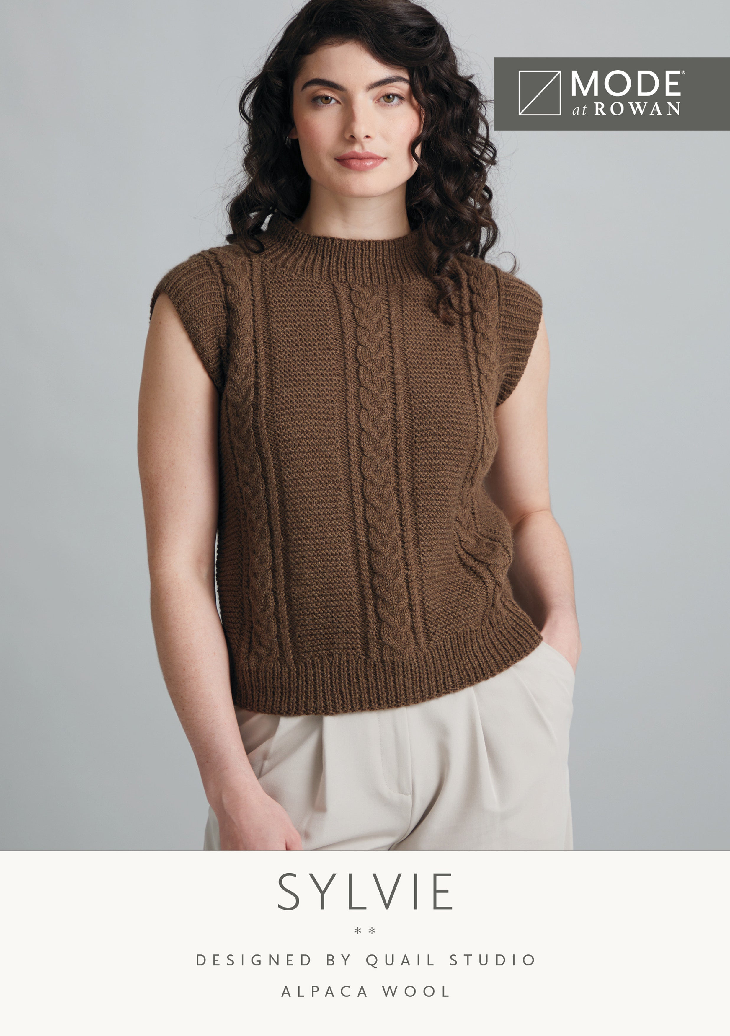 MODE at ROWAN Sylvie Strickanleitung für einen Damen Pullunder aus Alpaca Wool mit Zopfmuster und Rundhalsausschnitt