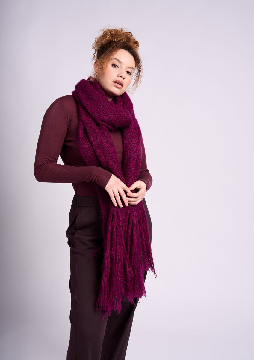 Tuscan Strickanleitung von MODE at ROWAN für einen kuscheligen Herbst- und Winterschal aus Mohair Soft mit Fransen