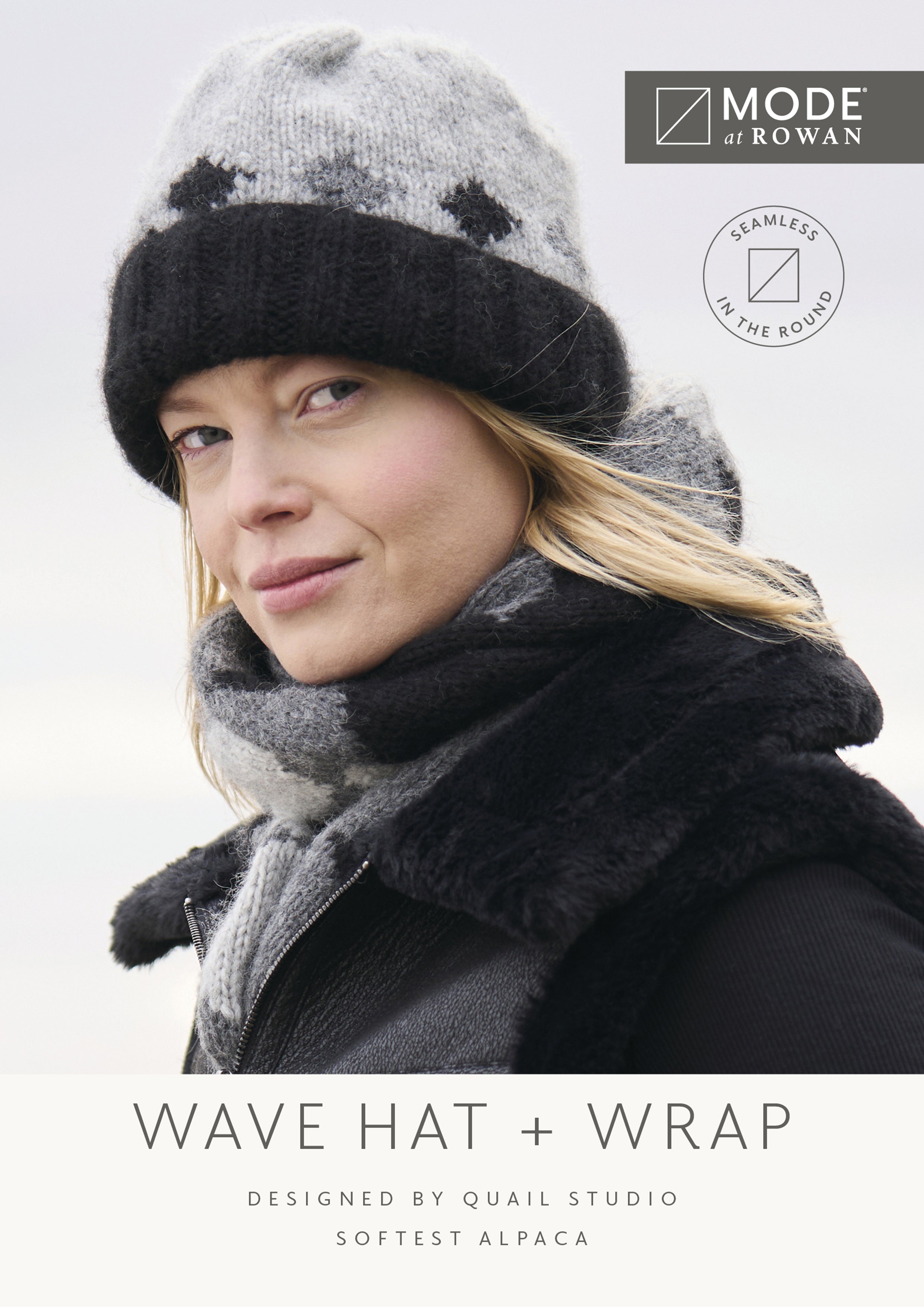 MODE at ROWAN Wave Strickanleitung für Mütze und Schal aus Softest Alpaca mit dreifarbigem Intarsienmuster