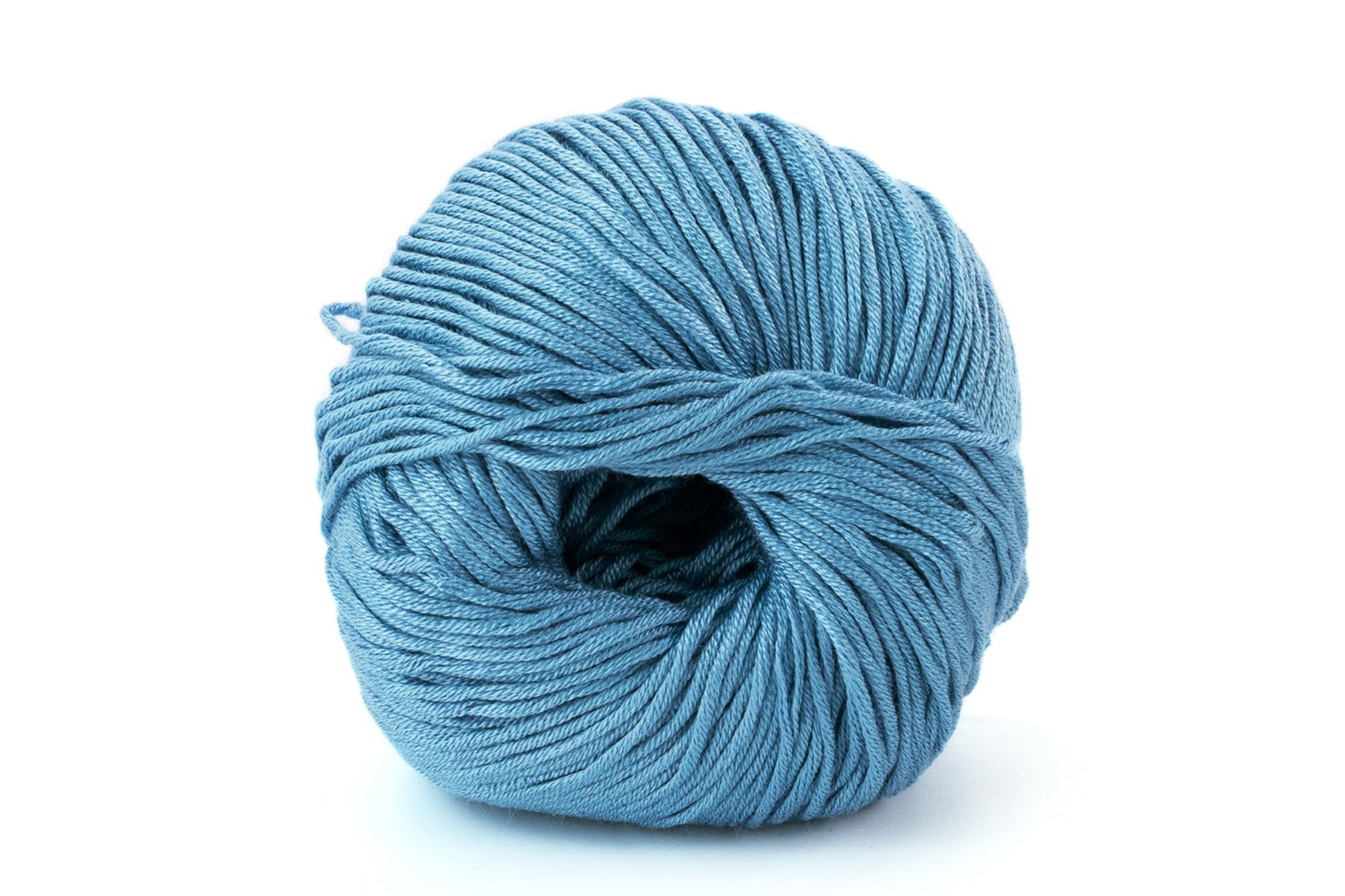 Lana Gatto Sugar atmungsaktives Sommergarn aus 100% Zuckerrohr-Viskose in hellem Blau 7665 – kühlend, hypoallergen, perfekt für Tank Tops und Strandmode | vegan & umweltfreundlich